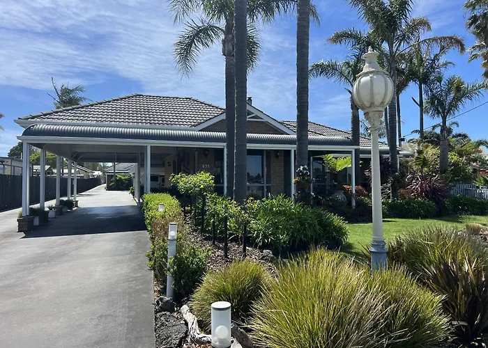 Hotels With Four Stars Coastal Waters Motor Inn